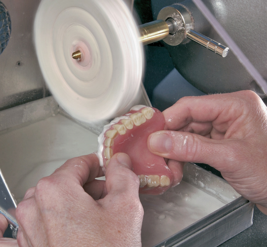 Dazzle PS vs Pumice as a Choice for Polishing Acrylic